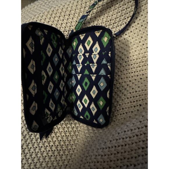 Vera Bradley Mediterranean Blue Tech Case Wallet Wristlet Zip Around Mosaic - Picture 3 of 7